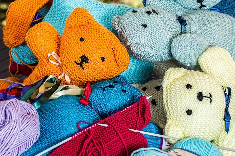 Yarn and Knitting Needles